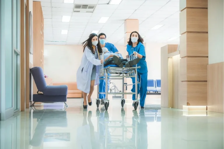 Leitfaden für Expats zum thailändischen Gesundheitssystem: Vergleich von öffentlichen und privaten Krankenhäusern